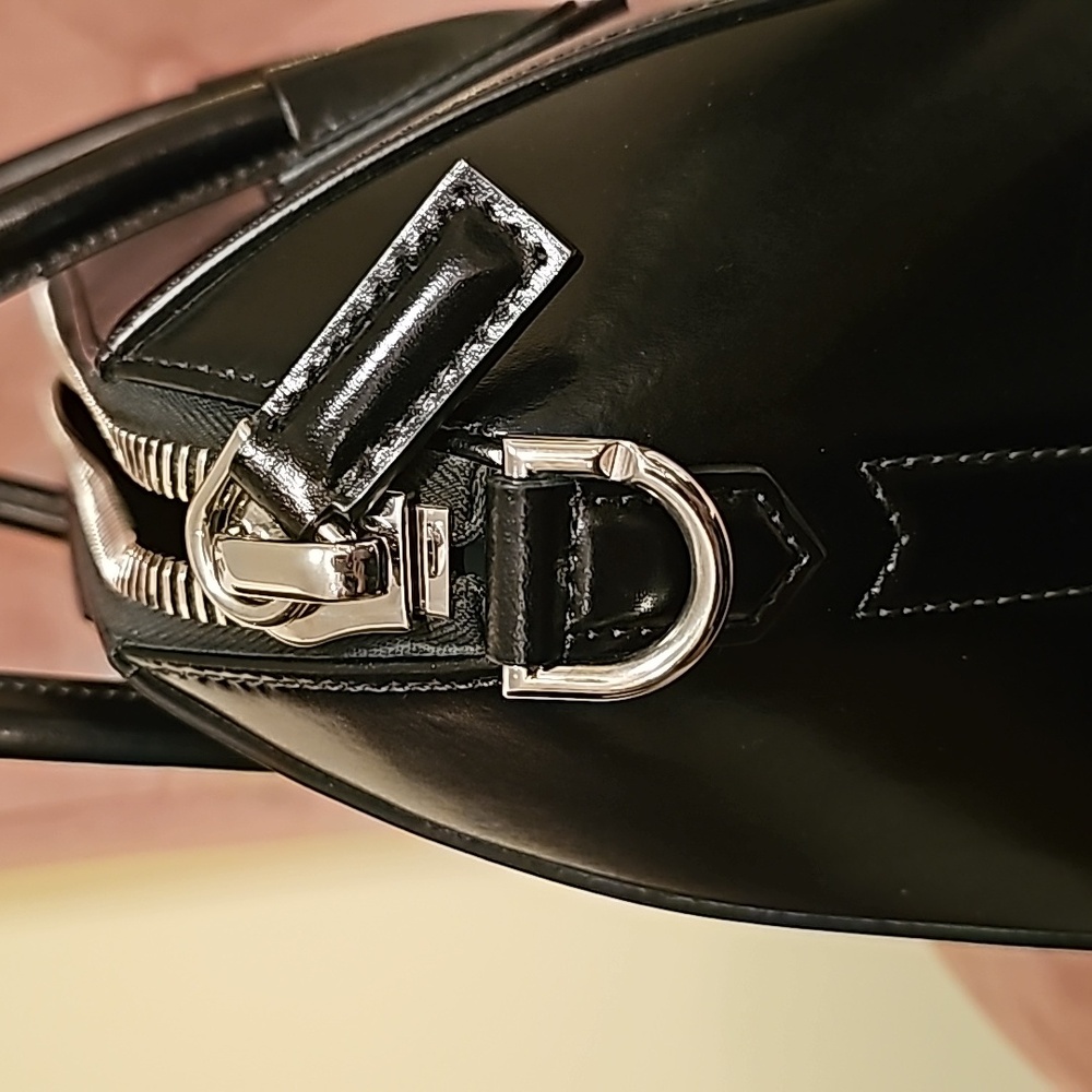 Authentic Givenchy Antigona Small In Smooth Black - image 7